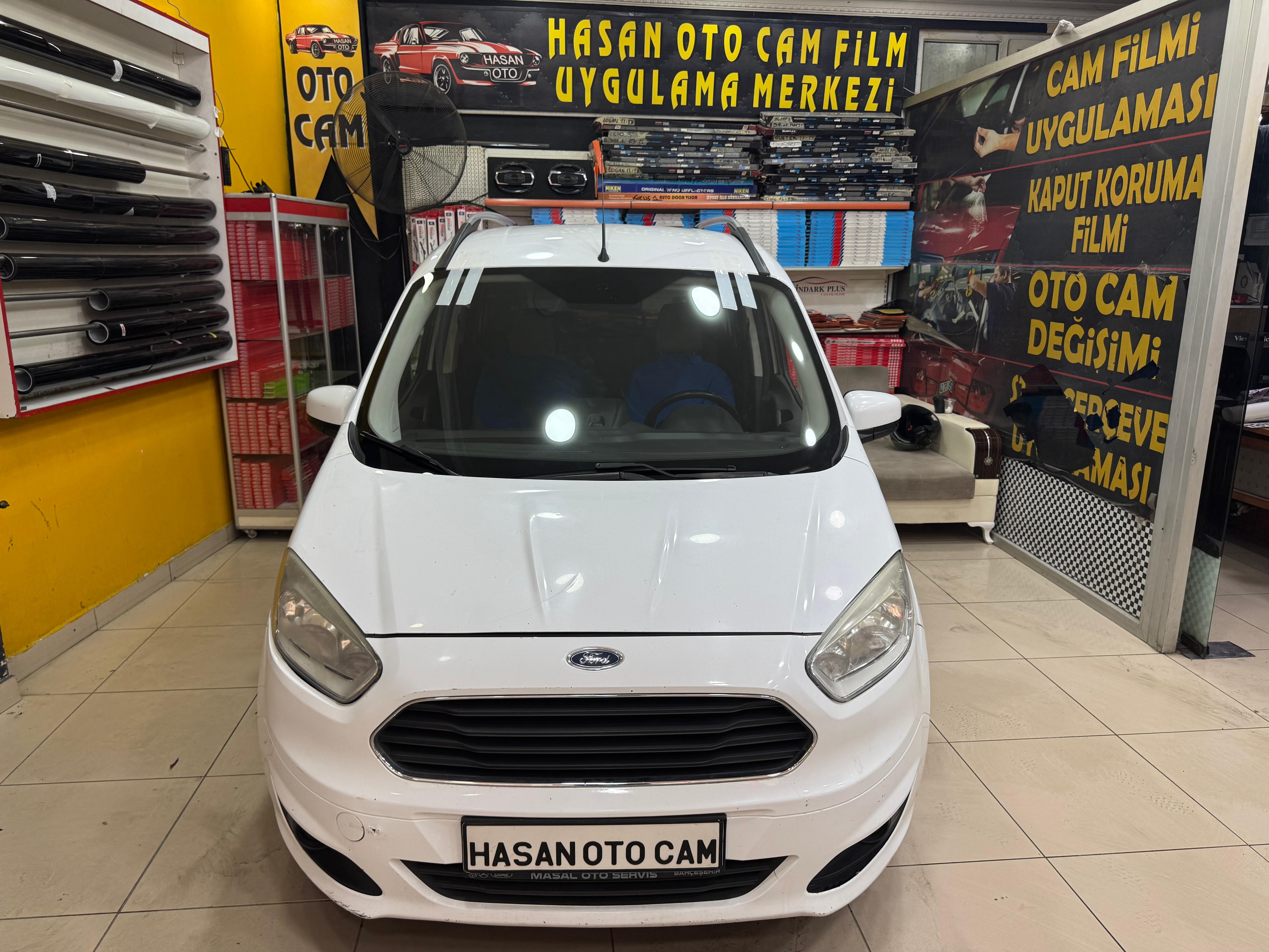 FORD COURİER ÖN CAM 6700 TL MONTAJ DAHİL İSTANBUL