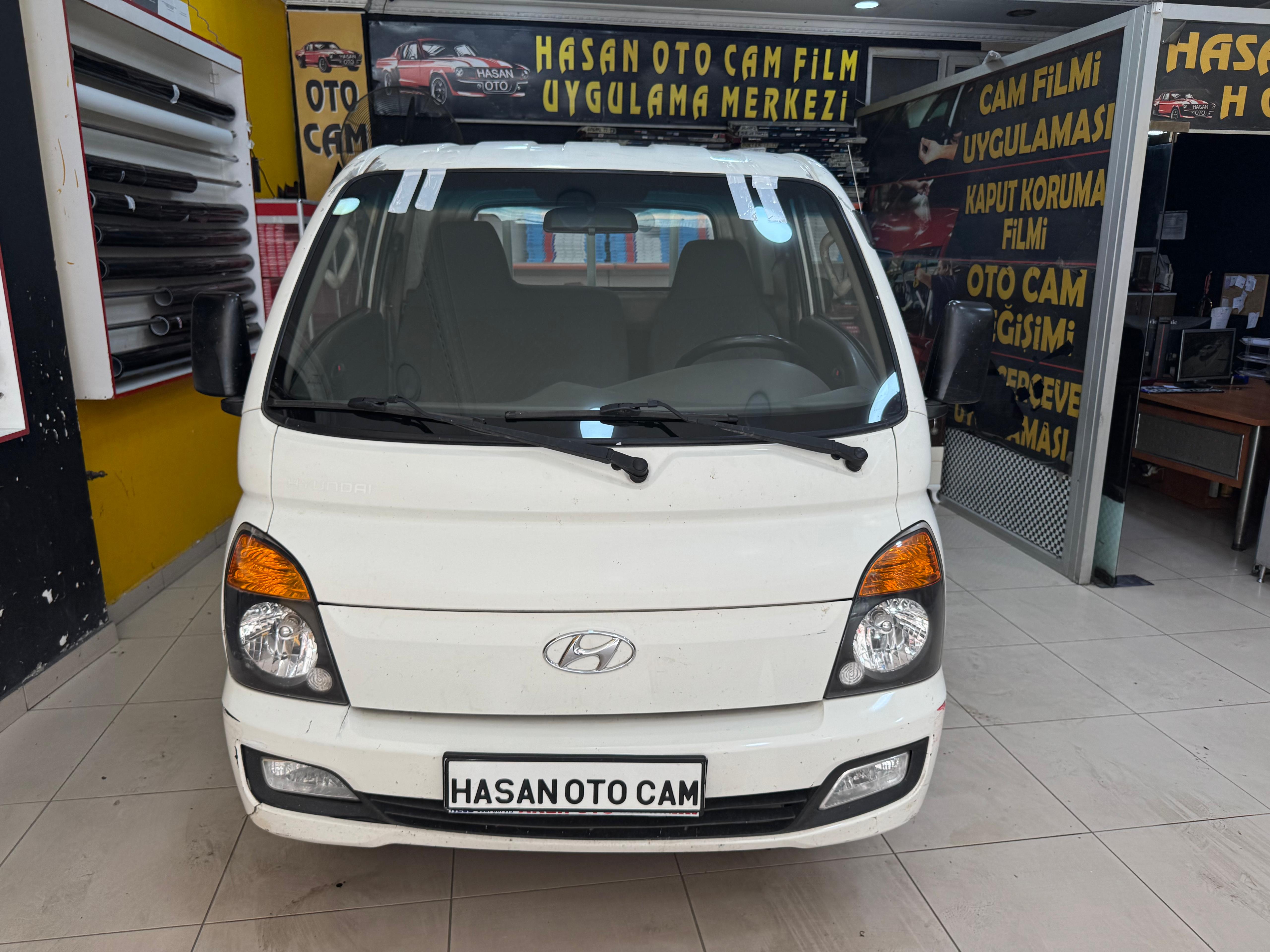 HYUNDAİ H100 KAMYONET ÖN CAM 5800 TL MONTAJ DAHİL İSTANBUL