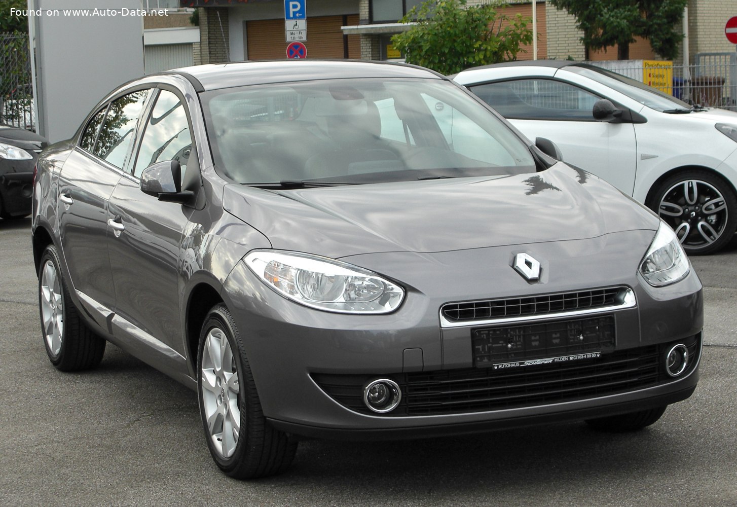 Renault Fluence Ön Cam 4900 TL Montaj Dahil İstanbul